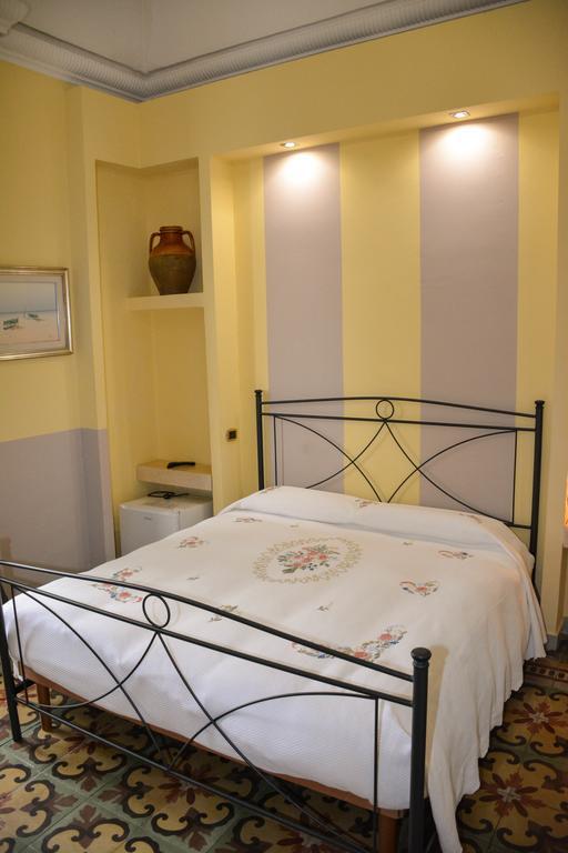 برينديسي B&B Le Colonne المظهر الخارجي الصورة