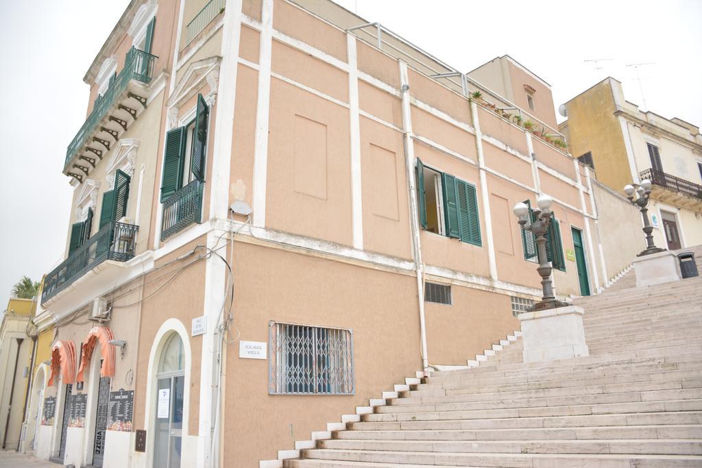 برينديسي B&B Le Colonne المظهر الخارجي الصورة